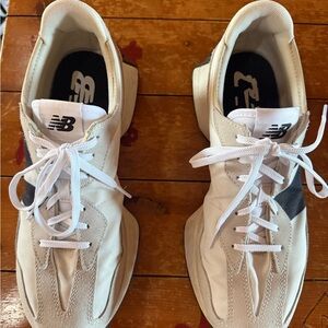New Balance 327 White and Black Sneakers